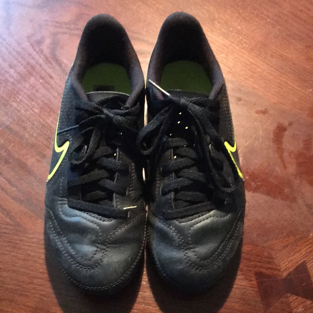 Soccer cleats